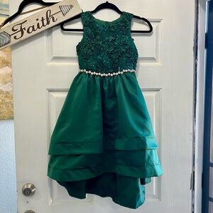 Elegant Green Lace Formal Dress